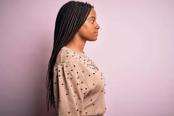 Mujer Afroamericana Joven Que Usa Suéter Moda Sobre Fondo Aislado — Foto de Stock