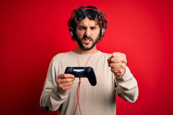 Jovem Jogador Homem Com Cabelo Encaracolado Barba Jogando Videogame Usando — Fotografia de Stock