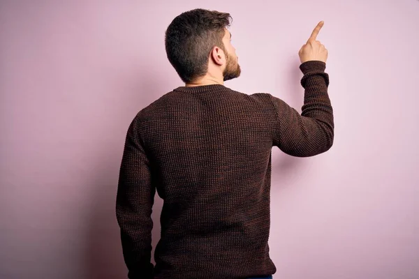 Junger Blonder Mann Mit Bart Und Blauen Augen Lässigem Pullover — Stockfoto