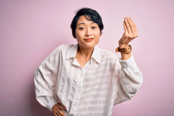 Jong Mooi Aziatisch Meisje Dragen Casual Shirt Staan Geïsoleerde Roze — Stockfoto