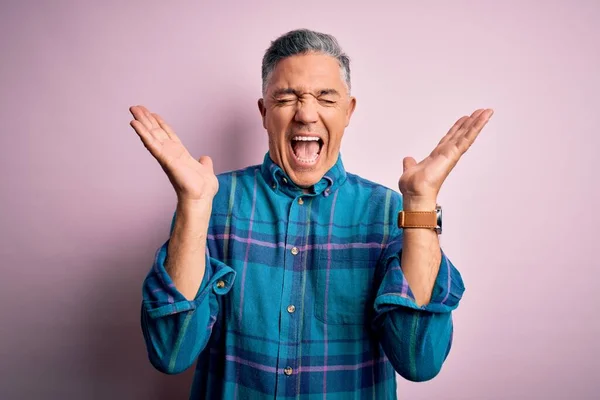 Medioevo Bell Uomo Dai Capelli Grigi Indossa Camicia Casual Sfondo — Foto Stock