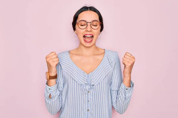 Young Beautiful Woman Wearing Casual Striped Shirt Glasses Pink Background — Stock Photo, Image