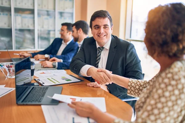 Abogados Negocios Trabajadores Reunidos Oficina Del Bufete Socios Ejecutivos Profesionales — Foto de Stock