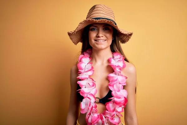 Junge Schöne Frau Mit Blauen Augen Urlaub Bikini Und Hawaiianischem — Stockfoto