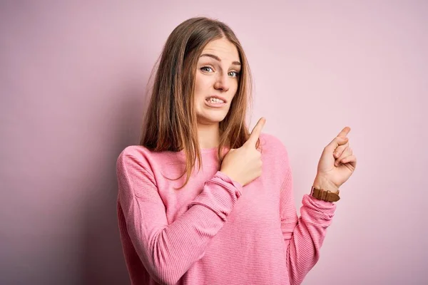 Young Beautiful Redhead Woman Wearing Casual Sweater Isolated Pink Background — Stock Photo, Image