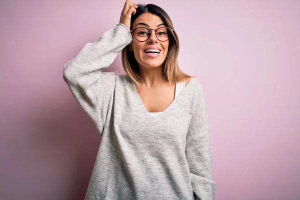 Young Beautiful Brunette Woman Wearing Casual Sweater Glasses Pink Background — Stock Photo, Image