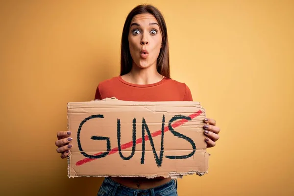 Young Beautiful Activist Woman Asking Peace Holding Banner Stop Guns — Stock Photo, Image