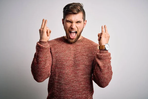 Junger Blonder Mann Mit Bart Und Blauen Augen Lässigem Pullover — Stockfoto