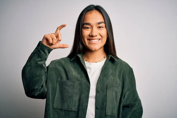 Jonge Mooie Aziatische Vrouw Draagt Casual Shirt Staan Geïsoleerde Witte — Stockfoto