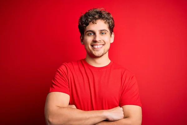 Young Blond Handsome Man Curly Hair Wearing Casual Shirt Red — Stock Photo, Image
