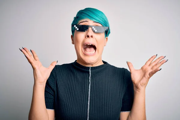 Mujer Joven Con Pelo Azul Moda Con Gafas Sol Vida — Foto de Stock