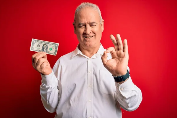 Człowiek Średnim Wieku Hoary Trzymając Jeden Banknot Dolara Nad Odizolowanym — Zdjęcie stockowe