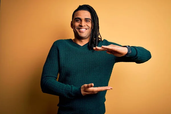 Homem Africano Afro Americano Bonito Novo Com Dreadlocks Que Vestem — Fotografia de Stock