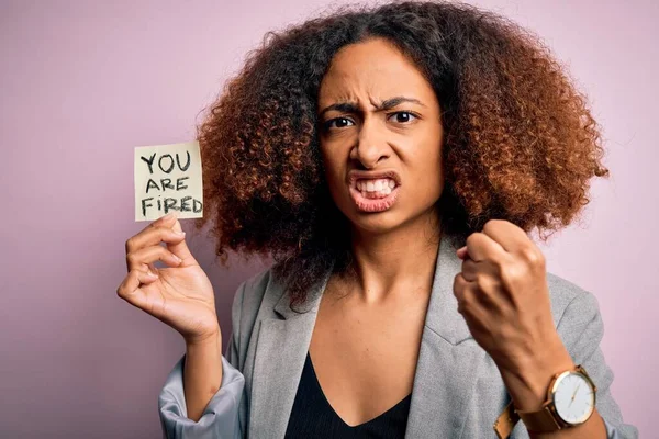 Jovem Afro Americana Com Cabelo Afro Segurando Papel Com Você — Fotografia de Stock