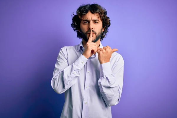 Joven Hombre Negocios Guapo Con Barba Vistiendo Camisa Pie Sobre —  Fotos de Stock