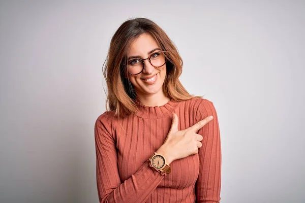 Junge Schöne Brünette Frau Trägt Lässigen Pullover Und Brille Über — Stockfoto