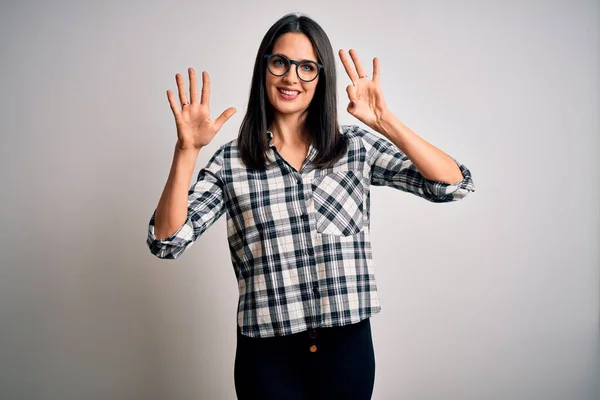 Jonge Brunette Vrouw Met Blauwe Ogen Dragen Casual Shirt Bril — Stockfoto