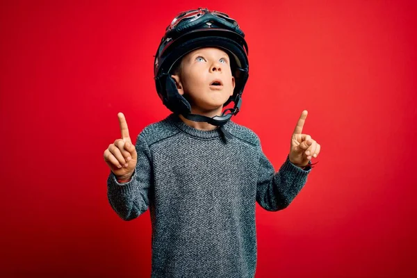 Ung Liten Kaukasiska Unge Bär Vintage Biker Motorcykel Hjälm Och — Stockfoto