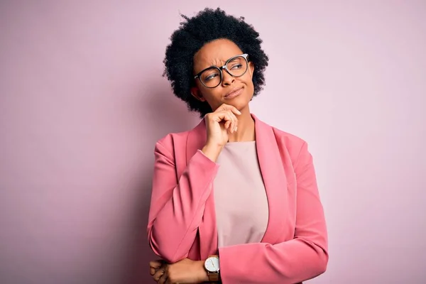 Jeune Belle Afro Afro Américaine Femme Affaires Avec Des Cheveux — Photo