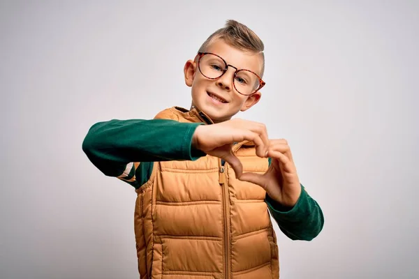 Joven Niño Caucásico Con Ojos Azules Usando Abrigo Invierno Gafas — Foto de Stock