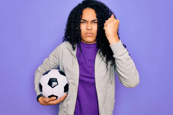 Africano Americano Rizado Jugador Mujer Jugando Fútbol Celebración Fútbol Bal —  Fotos de Stock