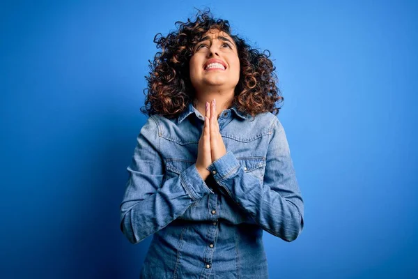 Young Beautiful Curly Arab Woman Wearing Casual Denim Shirt Standing — Stock Photo, Image