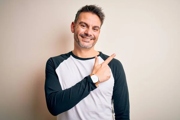 Young Handsome Man Wearing Casual Shirt Standing Isolated White Background — Stock Photo, Image