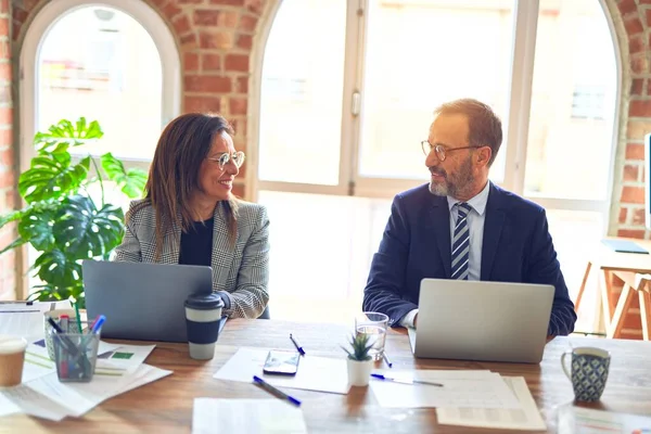 Two Middle Age Business Workers Smiling Happy Confident Working Together — 스톡 사진