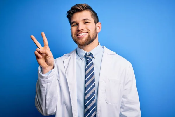 Young Blond Therapist Man Beard Blue Eyes Wearing Coat Tie — Stock Photo, Image