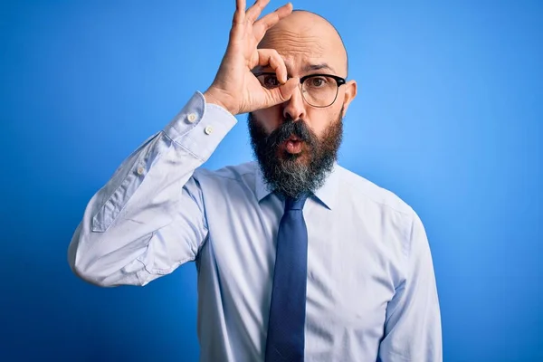 Bonito Homem Careca Negócios Com Barba Vestindo Gravata Elegante Óculos — Fotografia de Stock