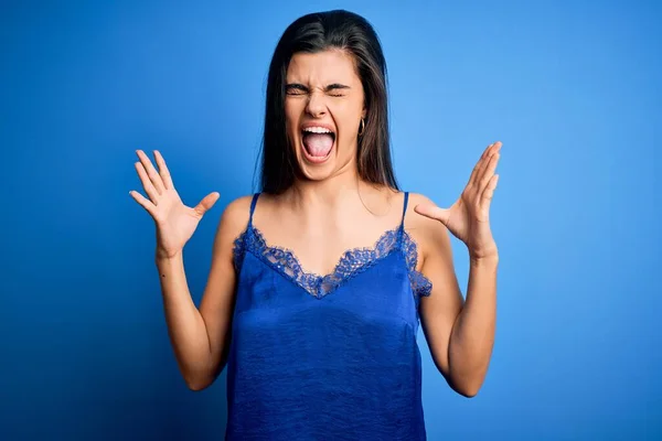 Mujer Morena Hermosa Joven Vistiendo Ropa Interior Lencería Azul Elegante — Foto de Stock