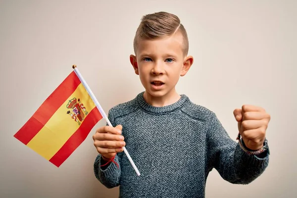 Jovem Pequena Bandeira Branca Criança Espanha Sobre Fundo Isolado Irritado — Fotografia de Stock