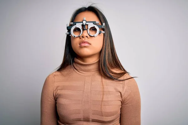 Joven Chica Óptica Asiática Que Controla Vista Usando Gafas Optometría — Foto de Stock