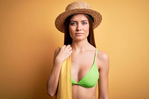Joven Hermosa Mujer Con Ojos Azules Vacaciones Con Bikini Sombrero —  Fotos de Stock