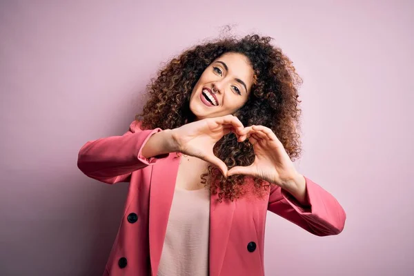 Young Beautiful Businesswoman Curly Hair Piercing Wearing Elegant Jacket Smiling — Stock Photo, Image