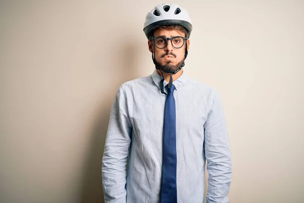 Jovem Empresário Vestindo Óculos Capacete Bicicleta Sobre Bochechas Soprando Chão — Fotografia de Stock