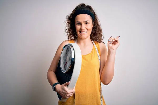 Young Beautiful Woman Curly Hair Holding Weighing Machine Tape Measure — Stock Photo, Image