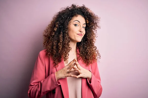 Young Beautiful Businesswoman Curly Hair Piercing Wearing Elegant Jacket Hands — Stock Photo, Image