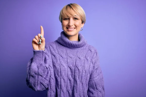 Young Blonde Woman Short Hair Wearing Winter Turtleneck Sweater Purple — Stock Photo, Image