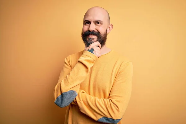 Handsome Bald Man Beard Wearing Casual Sweater Standing Yellow Background — Stock Photo, Image