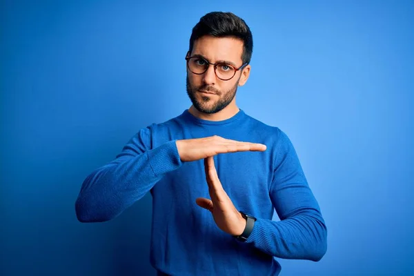 Young Handsome Man Beard Wearing Casual Sweater Glasses Blue Background — Stock Photo, Image