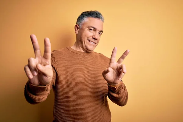 Middle Age Handsome Grey Haired Man Wearing Casual Sweater Yellow — Stock Photo, Image