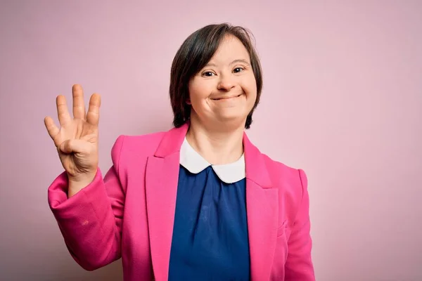 Young Syndrome Business Woman Pink Background Showing Pointing Fingers Number — Stock Photo, Image