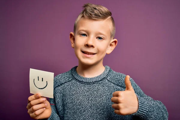 Young Little Caucasian Kid Showing Smiley Face Paper Note Happy — Stock Photo, Image