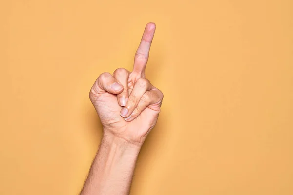 Hand Caucasian Young Man Showing Fingers Isolated Yellow Background Showing — Stock Fotó