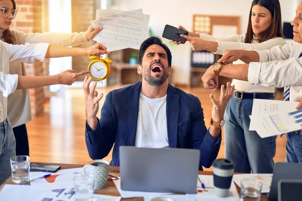 Group Business Workers Working Together Partners Stressing One Them Office — Stock Photo, Image