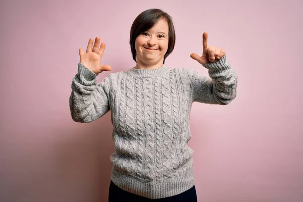 Young Syndrome Woman Wearing Casual Sweater Isolated Background Showing Pointing — Stock Photo, Image