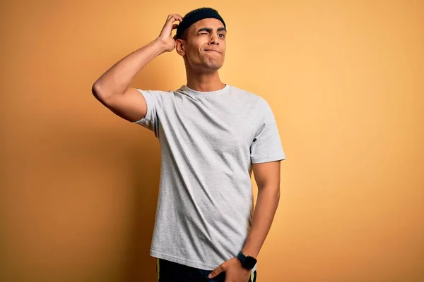 Handsome African American Sportsman Doing Sport Wearing Sportswear Yellow Background — Stock Photo, Image