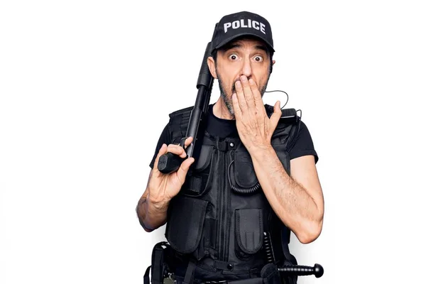 Policial Bonito Meia Idade Vestindo Uniforme Policial Colete Prova Balas — Fotografia de Stock
