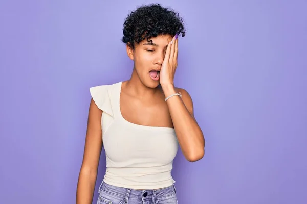 Young Beautiful African American Afro Woman Wearing Casual Shirt Purple — Stock Photo, Image